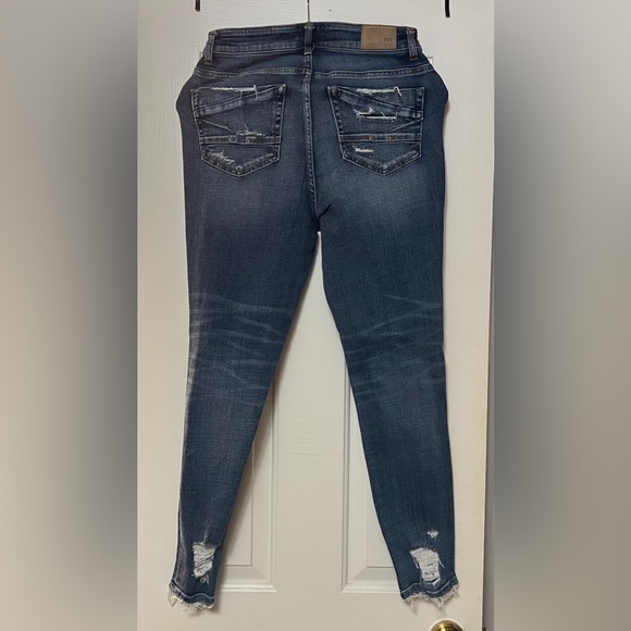 BKE - PARKER - DISTRESSED - SZ 27
UNIVERSAL FIT
HIGH RISE
ANKLE SKINNY - Picture 2 of 4